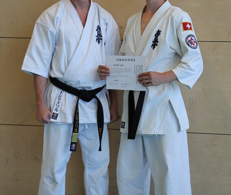 Karateka Lukas Brändli ist neuer Schwarzgurtträger